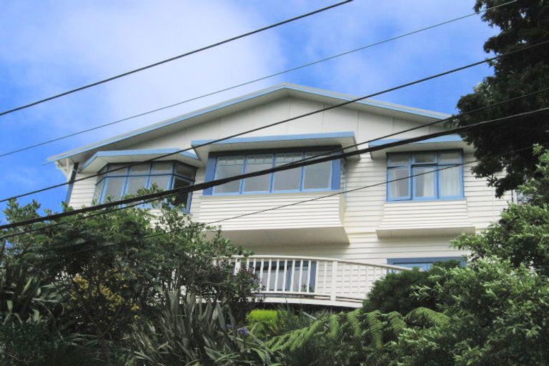 Photo of property in 11 Connaught Terrace, Brooklyn, Wellington, 6021