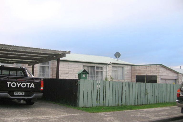 Photo of property in 100 Jamaica Drive, Grenada North, Wellington, 5028