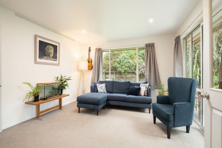 Photo of property in 2 Whitby Close, Waikawa, Picton, 7220