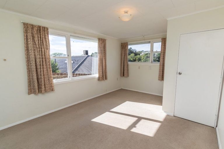 Photo of property in 101 Kenmore Street, Newlands, Wellington, 6037