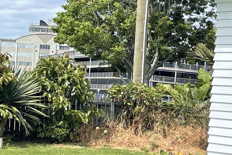 Photo of property in 71 Gray Avenue, Mangere East, Auckland, 2024
