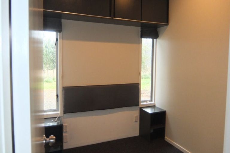 Photo of property in 16 Fleetwood Lane, Turitea, Palmerston North, 4472