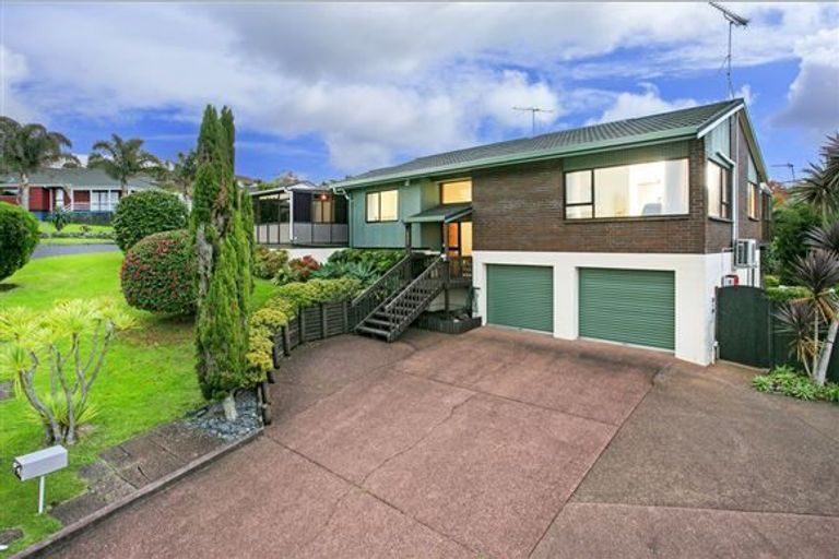 Photo of property in 40 Athena Drive, Totara Vale, Auckland, 0629