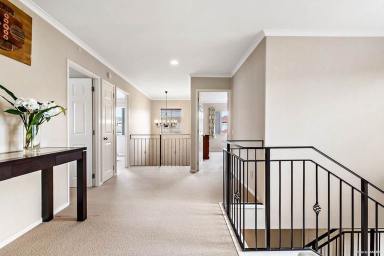 Photo of property in 16 Carousel Crescent, East Tamaki Heights, Auckland, 2016