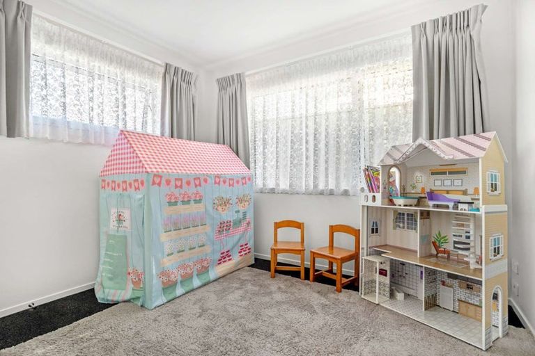 Photo of property in 8 Verdot Close, Kumeu, 0810