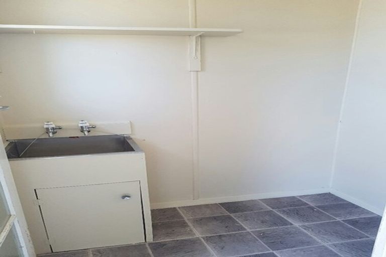 Photo of property in 9 Swallow Drive, Manurewa, Auckland, 2102