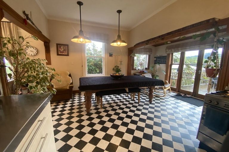 Photo of property in 1 Maungaraki Road, Korokoro, Lower Hutt, 5012