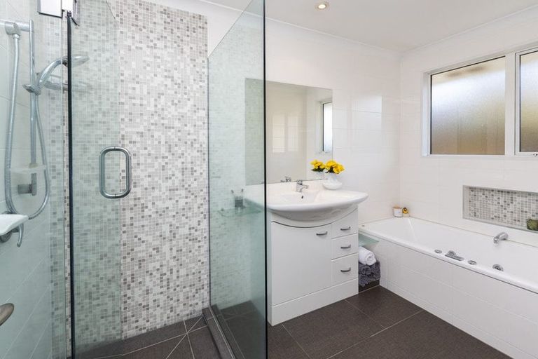 Photo of property in 12 Westpark Drive, Burnside, Christchurch, 8053