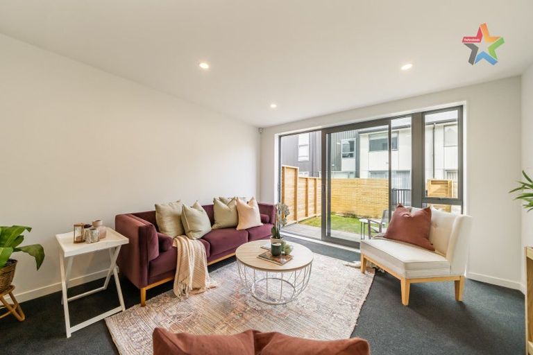 Photo of property in 38 John Street, Stokes Valley, Lower Hutt, 5019