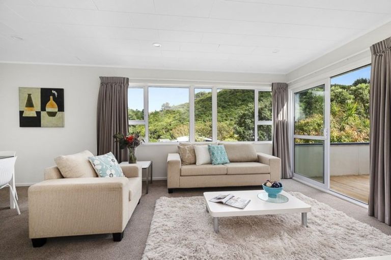 Photo of property in 5 Ayton Drive, Whitby, Porirua, 5024