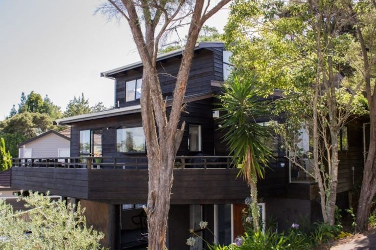 Photo of property in 1/55 James Evans Drive, Northcote, Auckland, 0627