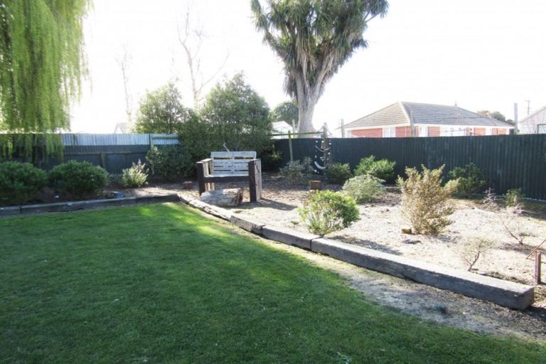 Photo of property in 6 Edward Street, Waimate, 7924