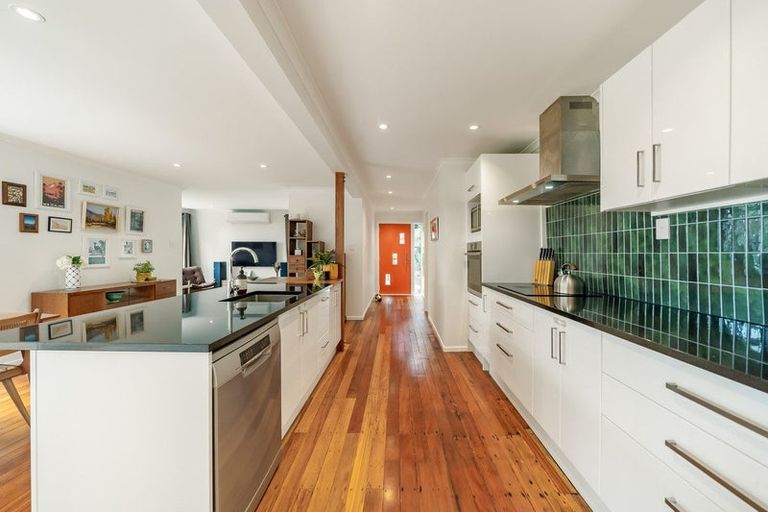 Photo of property in 84 Paremata Road, Paremata, Porirua, 5024