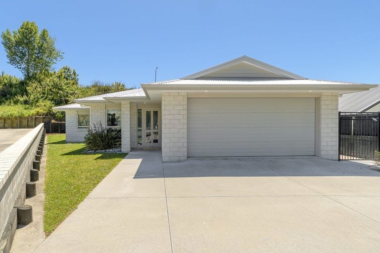 Photo of property in 2 Peter Burke Way, Pyes Pa, Tauranga, 3112