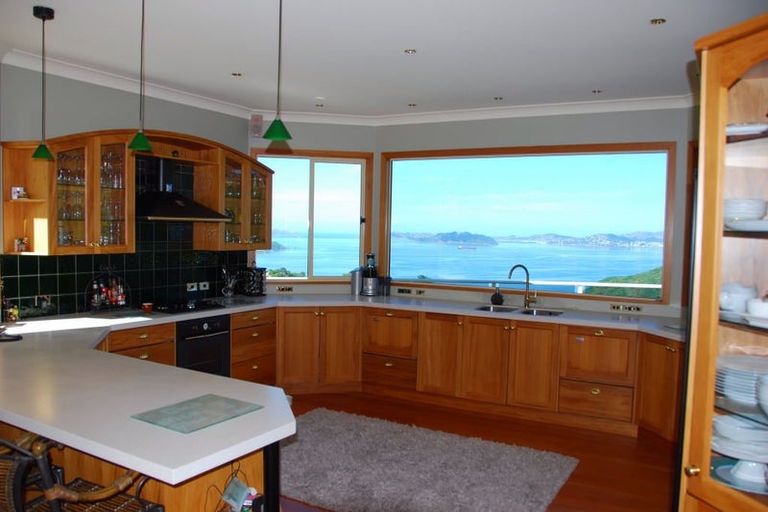 Photo of property in 4 Green Park Lane, Korokoro, Lower Hutt, 5012