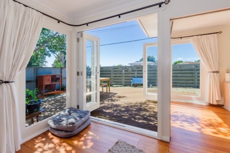 Photo of property in 20 Eatwell Avenue, Paraparaumu Beach, Paraparaumu, 5032