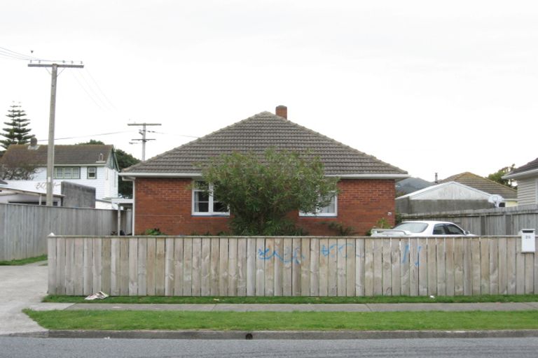 Photo of property in 25 Hewer Crescent, Naenae, Lower Hutt, 5011