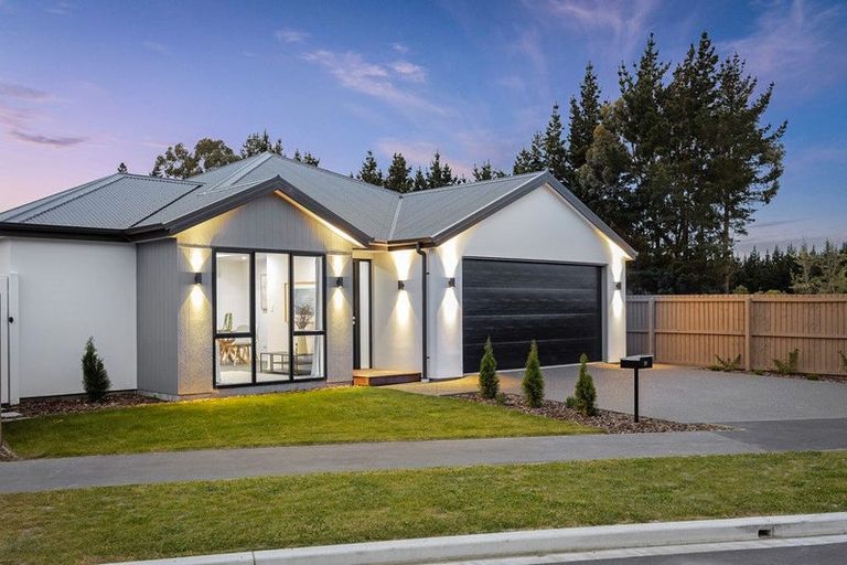 Photo of property in 31 Georgina Street, Marshland, Christchurch, 8083