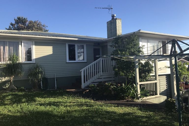 Photo of property in 135 Ennis Avenue, Pakuranga Heights, Auckland, 2010