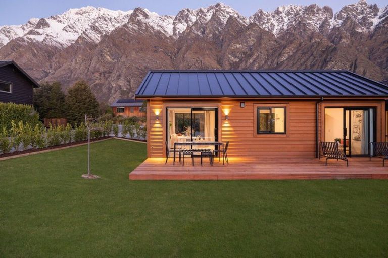 Photo of property in 12 Jacks Point Rise, Jacks Point, Queenstown, 9371