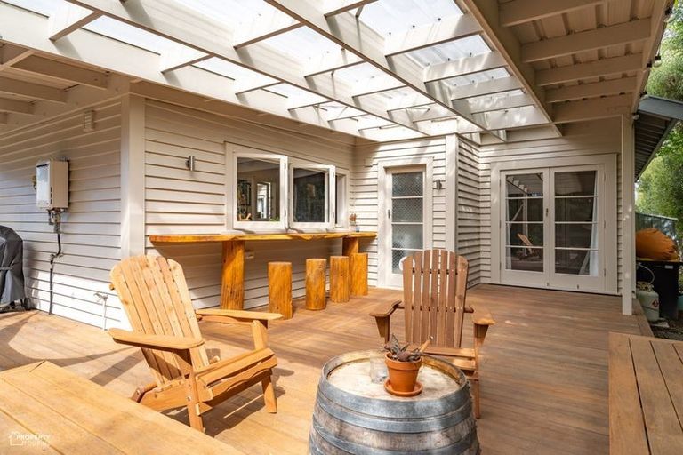 Photo of property in 65 Brandon Street, Featherston, 5710