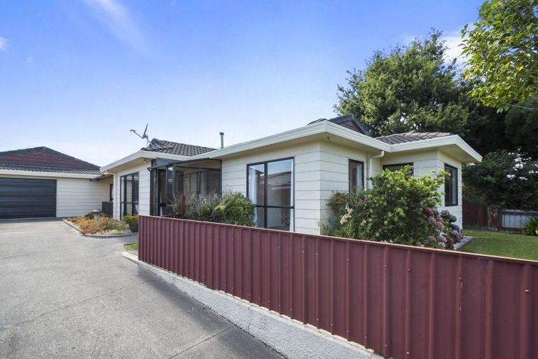 Photo of property in 12 Cargill Grove, Kelvin Grove, Palmerston North, 4414