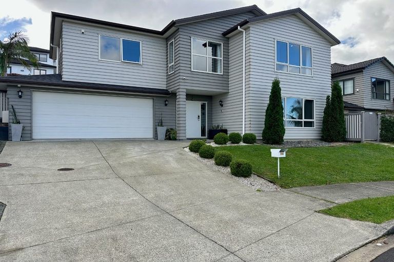 Photo of property in 16 San Casello Rise, Henderson, Auckland, 0612