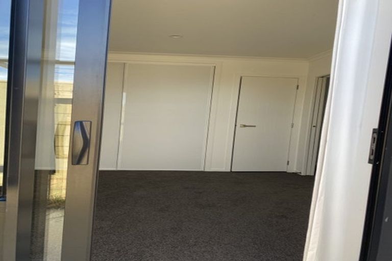 Photo of property in 2 Yulia Road, Flat Bush, Auckland, 2016