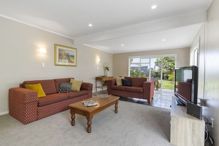 Photo of property in 69b Hattaway Avenue, Bucklands Beach, Auckland, 2012
