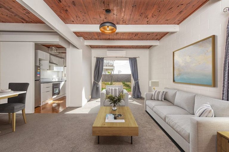 Photo of property in 25/10 Pitarua Street, Thorndon, Wellington, 6011