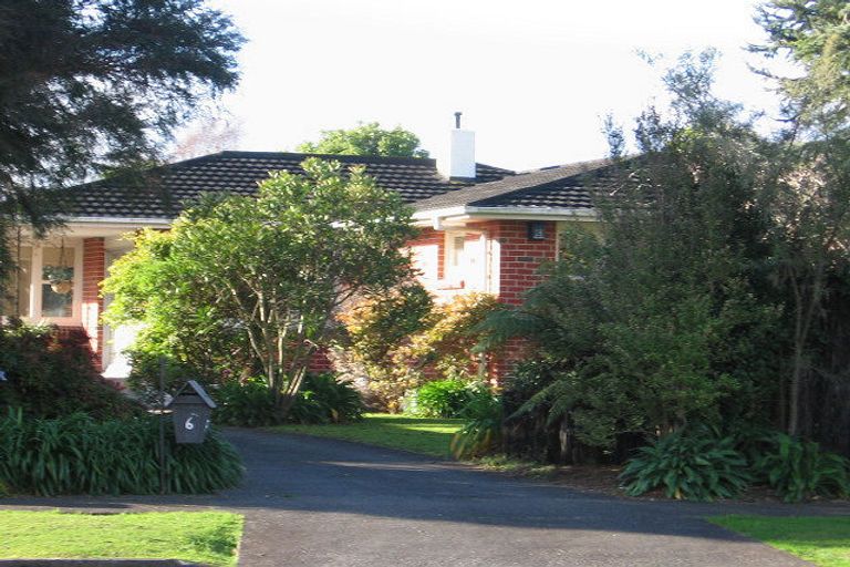 Photo of property in 6 Linmor Place, Terrace End, Palmerston North, 4410