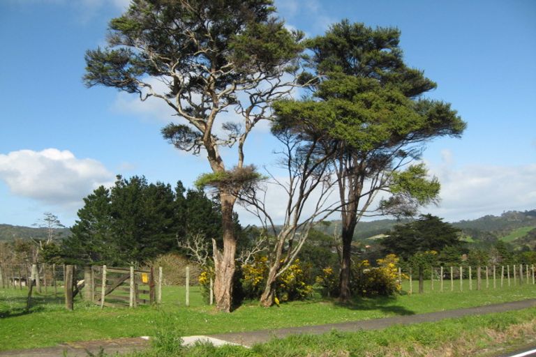 Photo of property in 90 Mcentee Road, Waitakere, Auckland, 0816