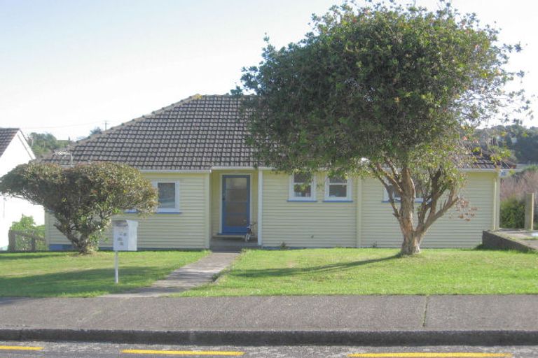 Photo of property in 35 Downes Street, Titahi Bay, Porirua, 5022