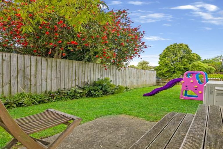 Photo of property in 182 Beach Haven Road, Beach Haven, Auckland, 0626