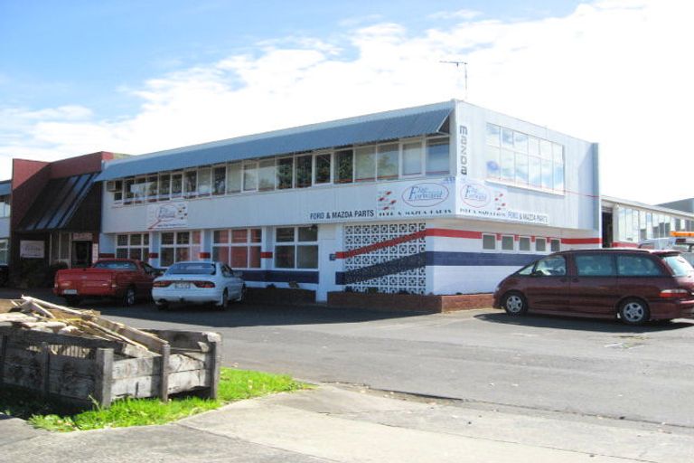 Photo of property in 48 Kiwi Esplanade, Mangere Bridge, Auckland, 2022