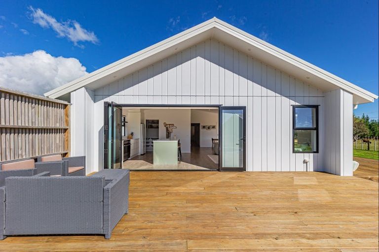 Photo of property in 49 Wakefield Road, Levin, 5571