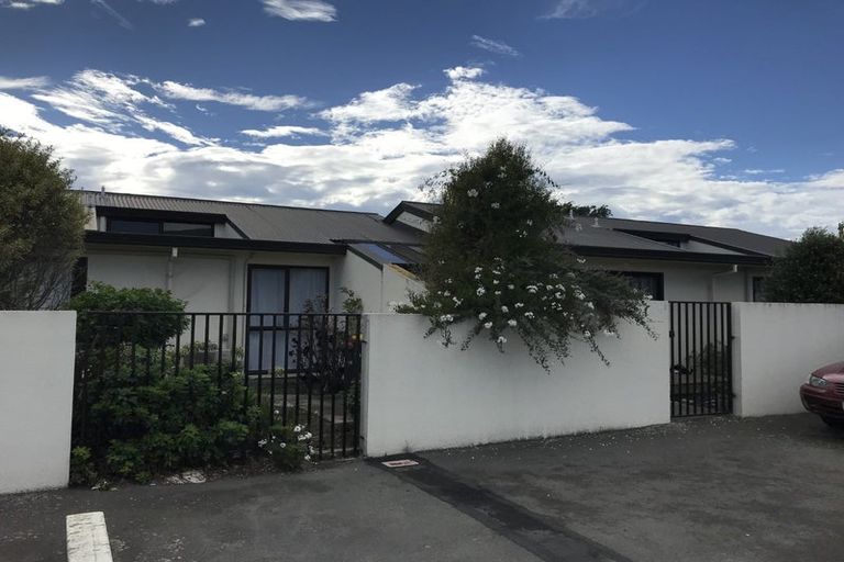 Photo of property in 33l Peverel Street, Riccarton, Christchurch, 8011
