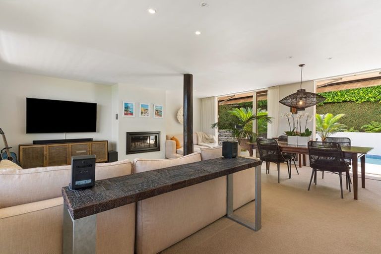 Photo of property in 27a Peter Terrace, Castor Bay, Auckland, 0620