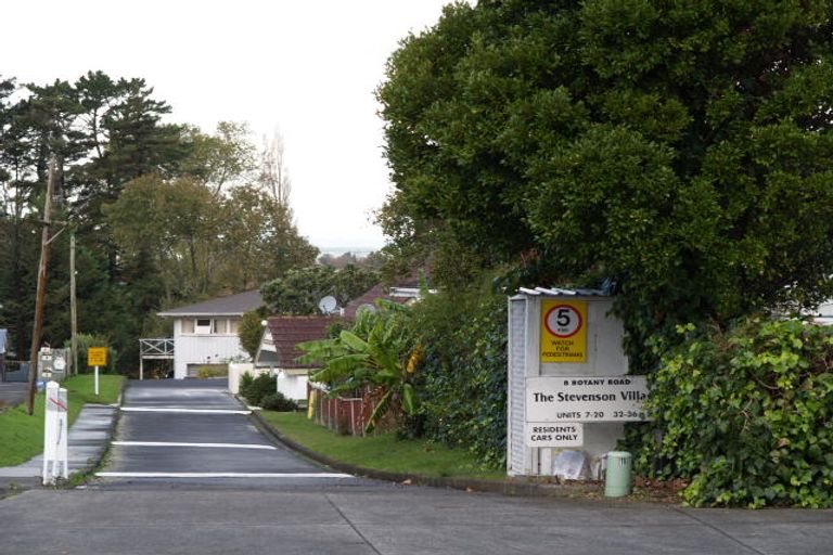 Photo of property in 8 Botany Road, Howick, Auckland, 2010
