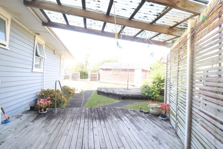 Photo of property in 1 Ngatoa Place, Glenfield, Auckland, 0629