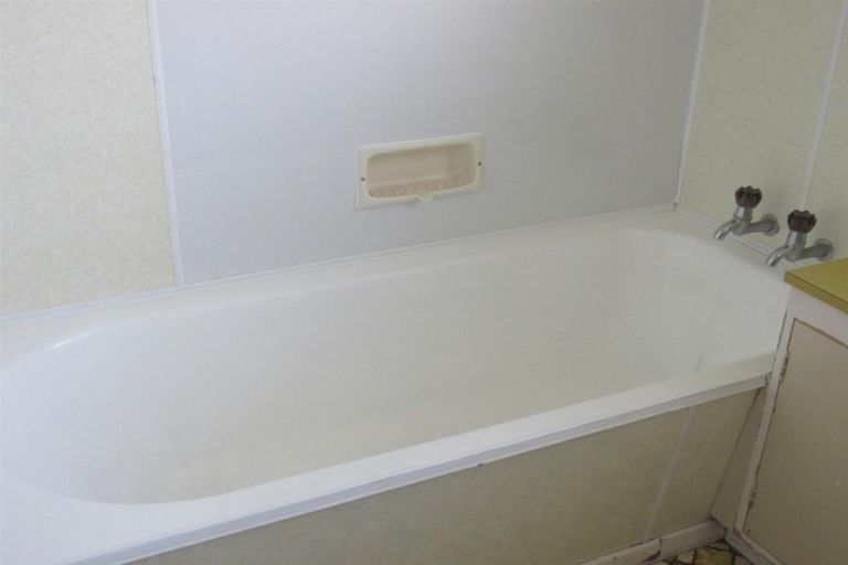 Photo of property in 26 Mcguire Street, Hawera, 4610