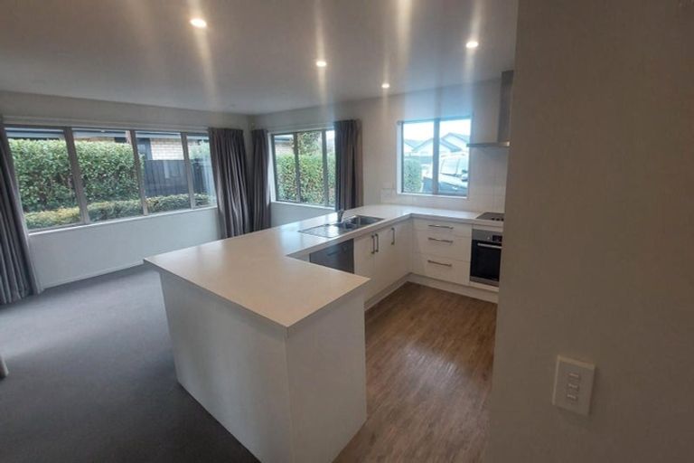 Photo of property in 6 Belgrave Close, Halswell, Christchurch, 8025