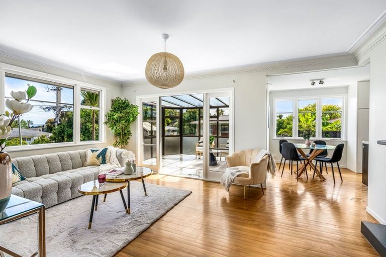 Photo of property in 35 Tampin Road, Hillpark, Auckland, 2102