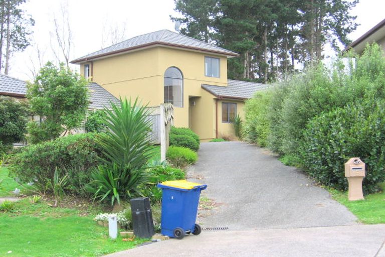 Photo of property in 5 Maryann Place, Greenhithe, Auckland, 0632
