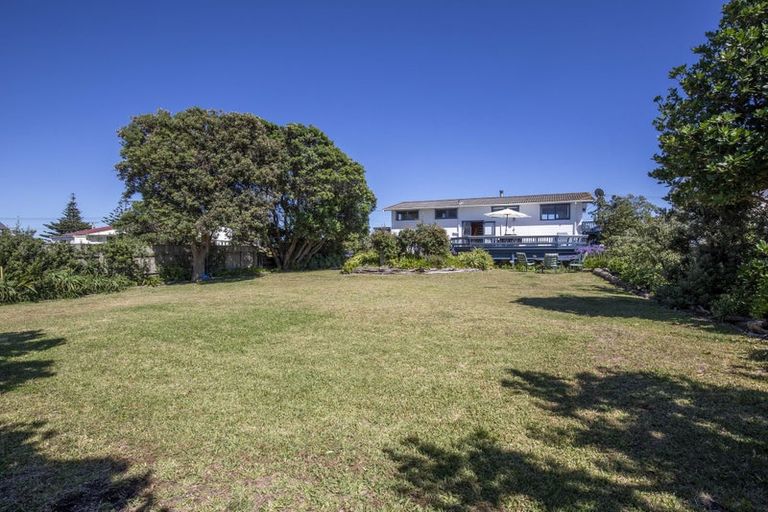 Photo of property in 2a Marine Parade, Otaki Beach, Otaki, 5512