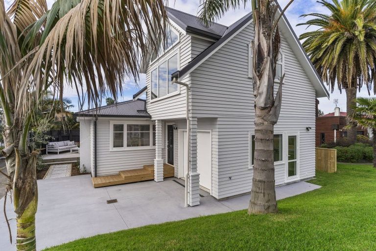 Photo of property in 107a Oceanview Road, Mount Maunganui, 3116