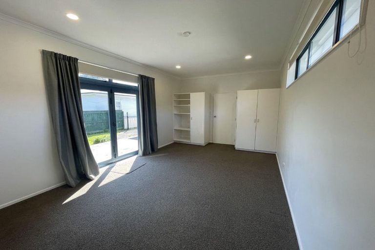 Photo of property in 8 Birdwood Road, Waterloo, Lower Hutt, 5011