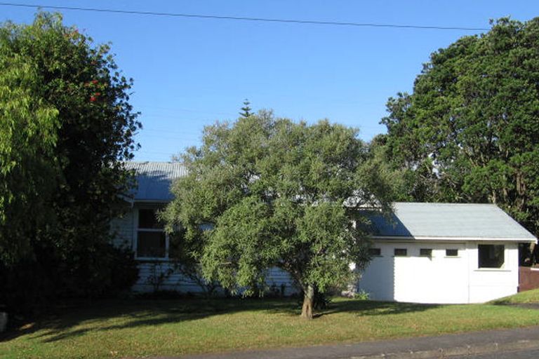 Photo of property in 263 Hepburn Road, Glendene, Auckland, 0602