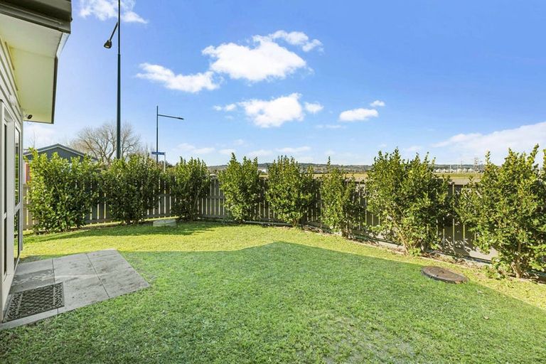 Photo of property in 2 Harore Road, Takanini, 2112