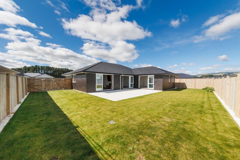 Photo of property in 47 Atlantic Drive, Fitzherbert, Palmerston North, 4410